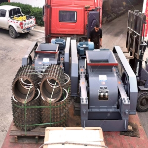 2台2PGC雙齒輥(gǔn)破碎機發貨(huò)圖片_發往新疆哈密_破碎原(yuán)煤