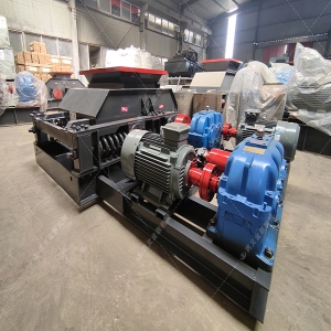 600X900雙齒輥(gǔn)破碎機發貨圖片_發往安徽淮南_破碎煤矸(gān)石